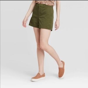 A New Day Women's Casual Fit High-Rise 5" Chino Shorts Green